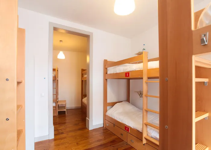 Possible بيت شباب *